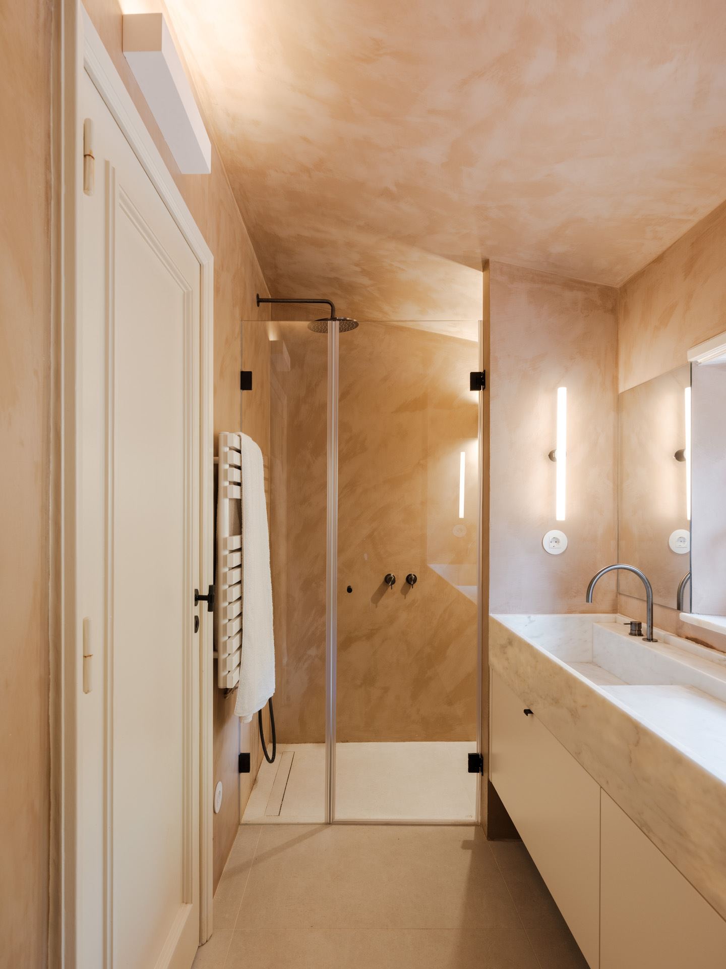 Casa Dinamarca, bathroom