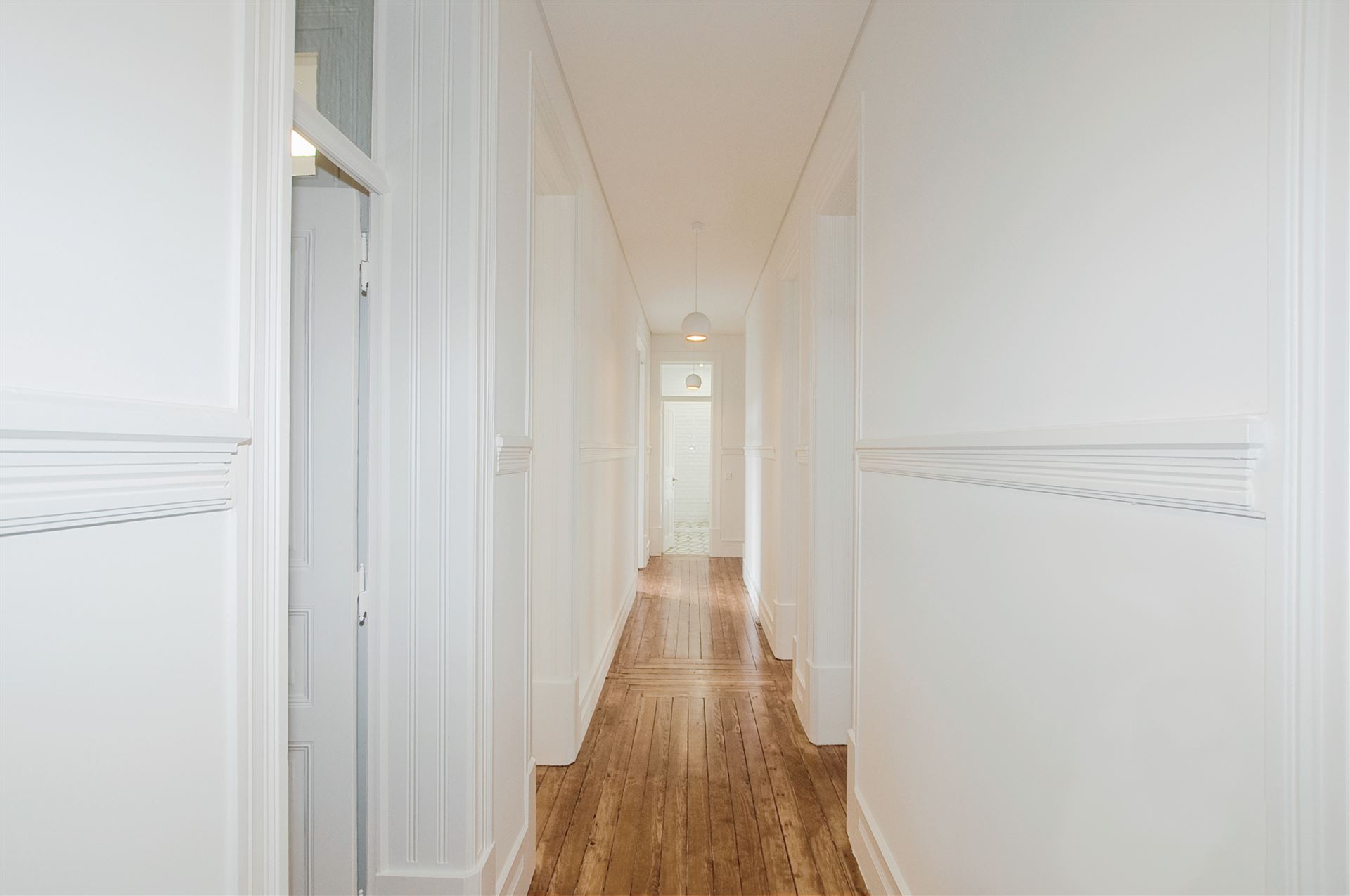 LC Studio, Elias Corridor