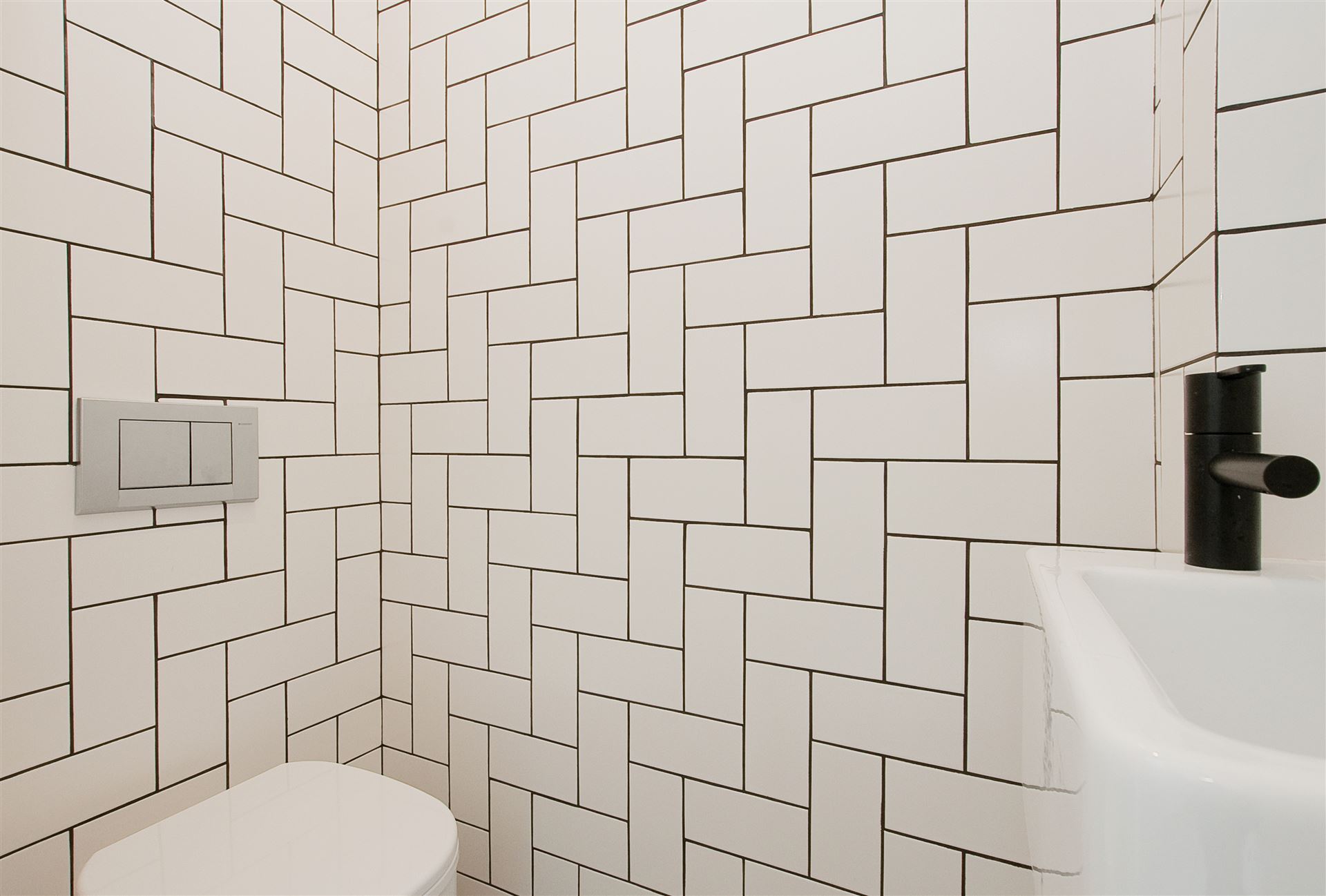 LC Studio, Elias KitchenToilet