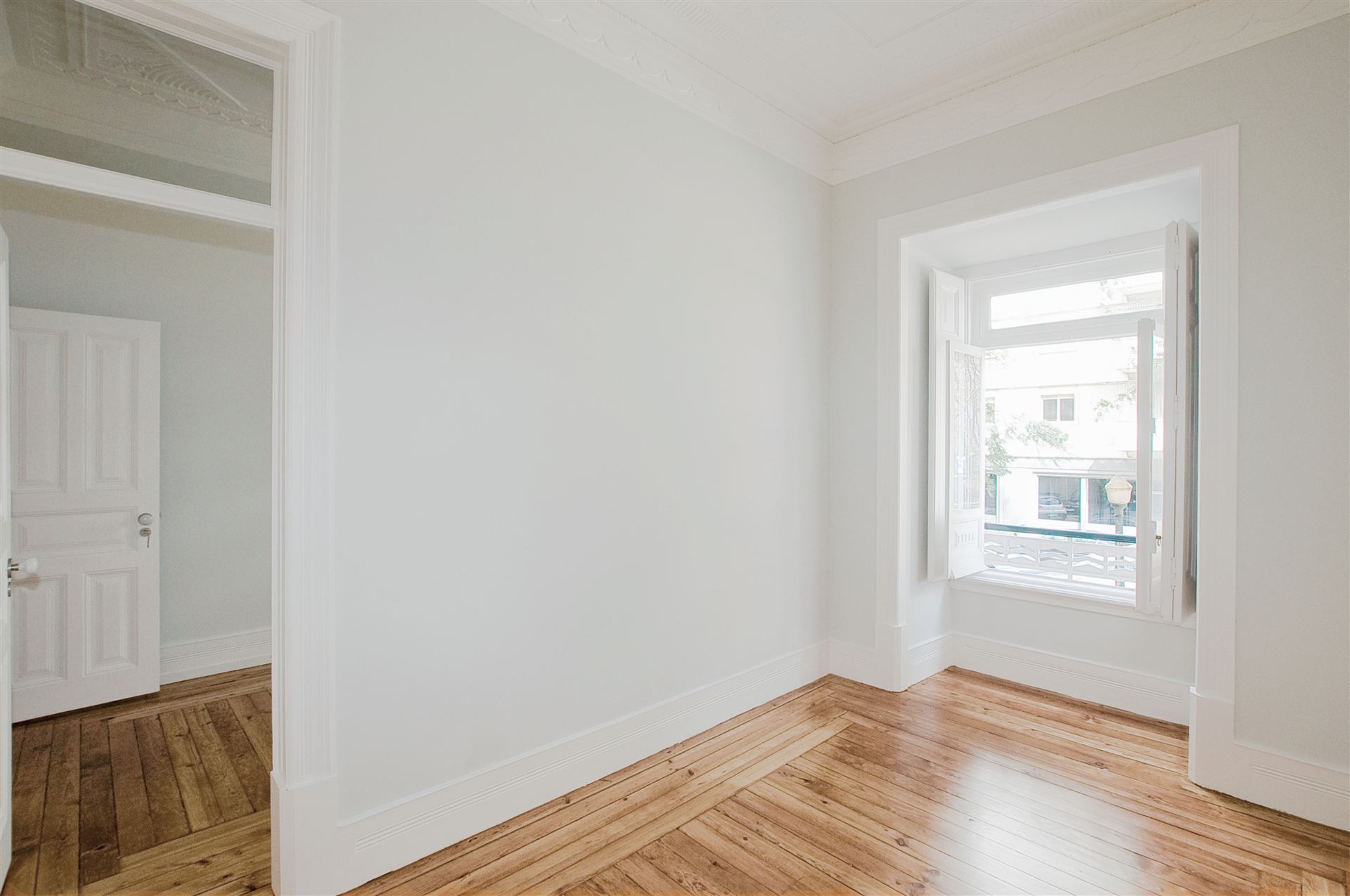 LC Studio, Elias Rooms