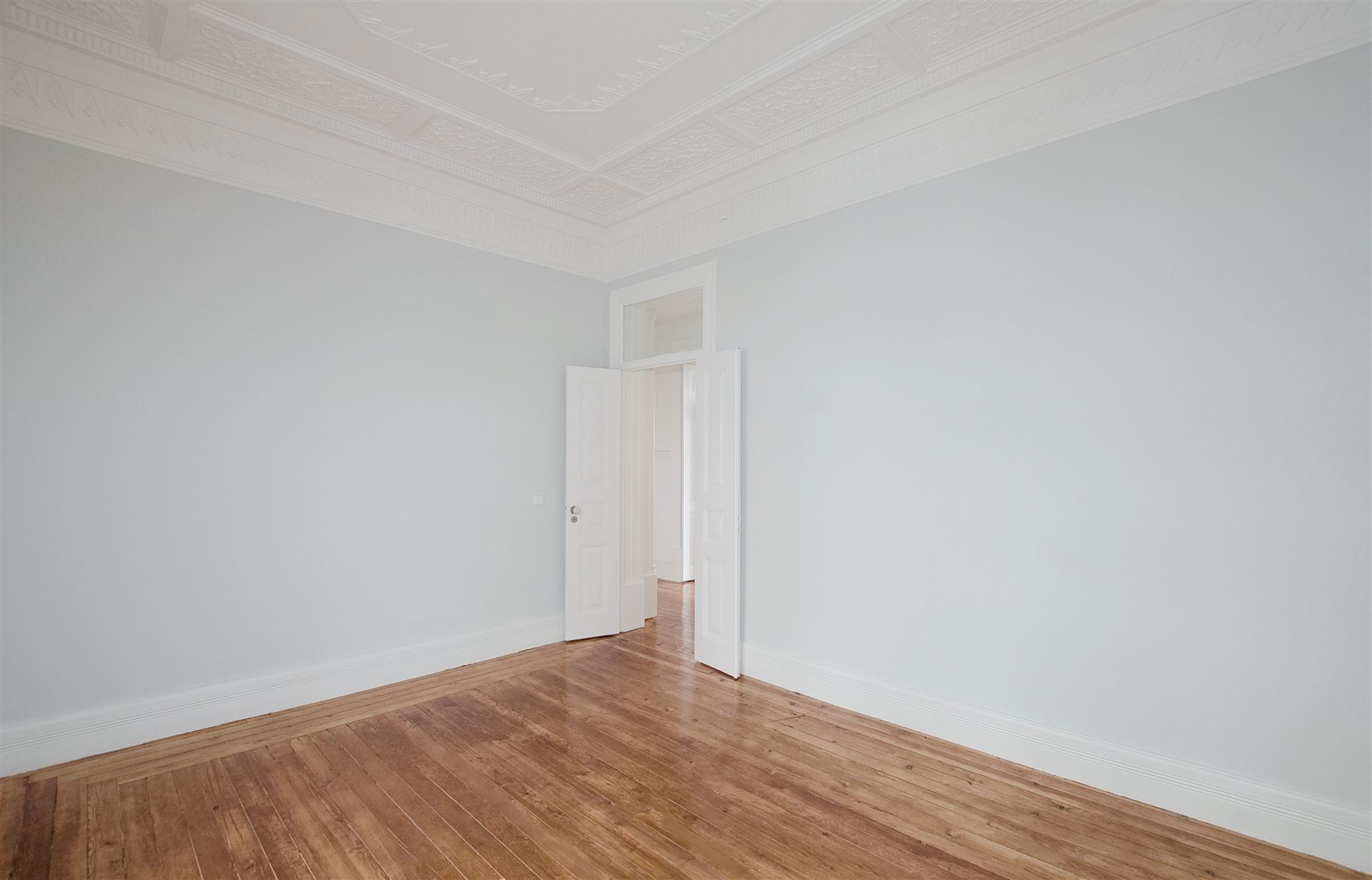 LC Studio, Elias Rooms