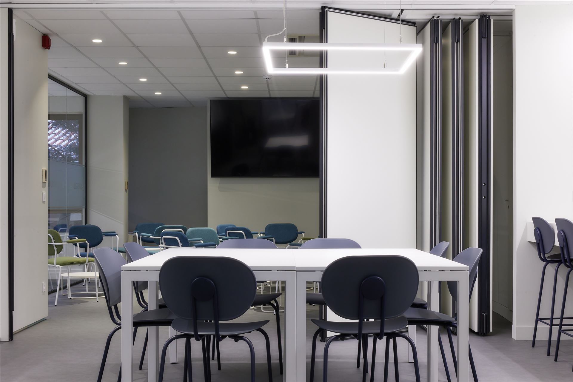 Embrace Travel Agency, architectural photography
